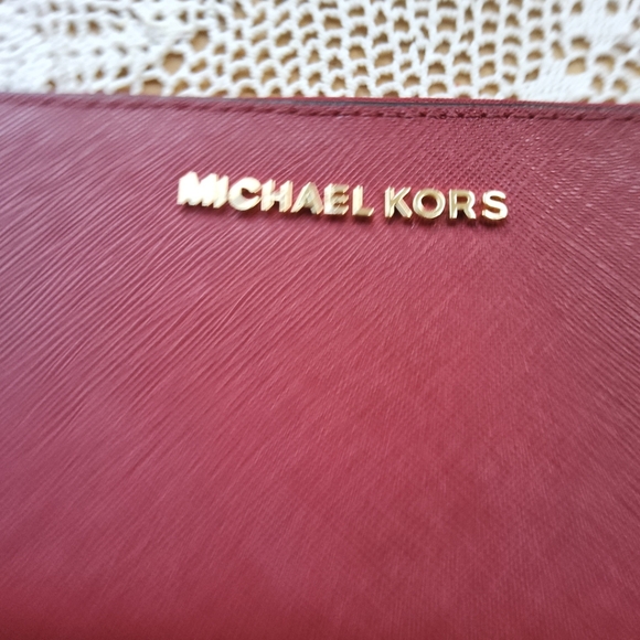 Michael Kors Wallet/Wristlet NWT Cherry Jest Set Travel Leather Gold Hardware - Picture 9 of 12